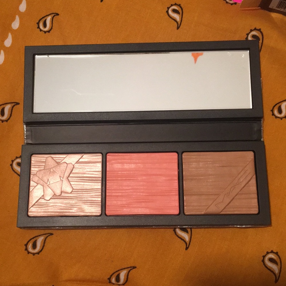 BRAND NEW MAC HIGHLIGHT PALETTE